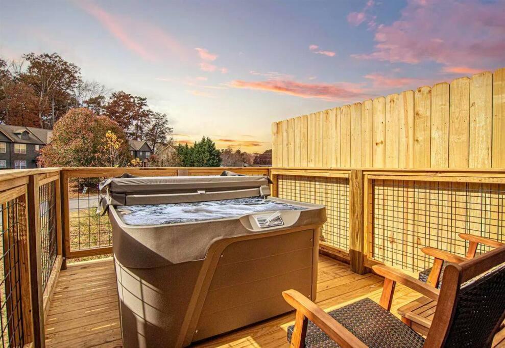 Willow Trace: Family Retreat, Hot Tub, Gaming! Pigeon Forge Exterior photo