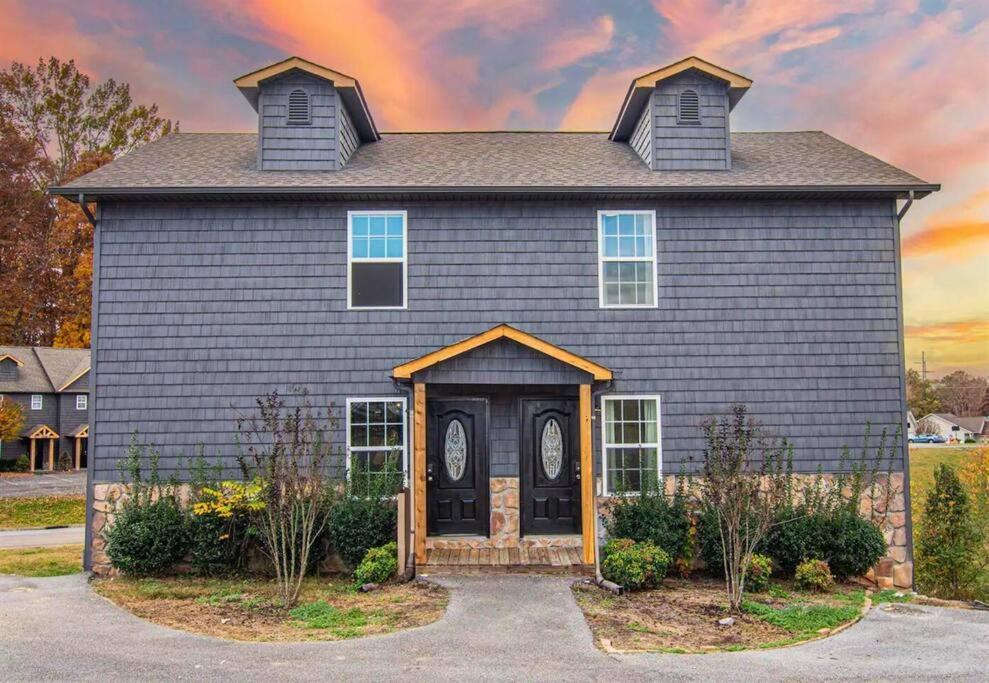 Willow Trace: Family Retreat, Hot Tub, Gaming! Pigeon Forge Exterior photo